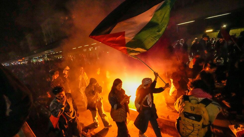 Der Militäreinsatz gegen die Flotte löste Proteste aus. Der Militäreinsatz gegen die Flotte löste Proteste aus.