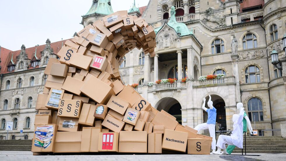Viele Branchen klagen über bürokratischen Aufwand. (Archivbild) Viele Branchen klagen über bürokratischen Aufwand. (Archivbild)