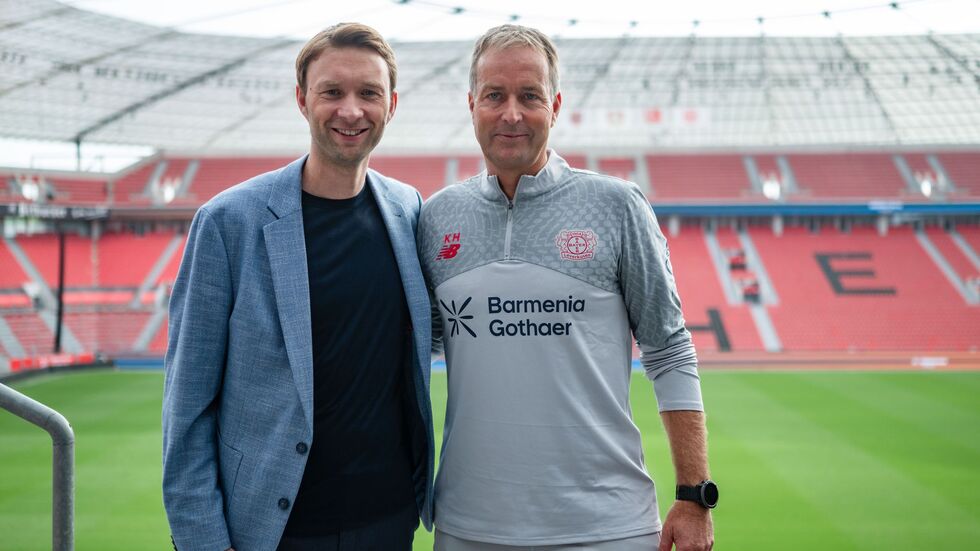 Kasper Hjulmand (r) und Simon Rolfes kennen sich schon länger.
