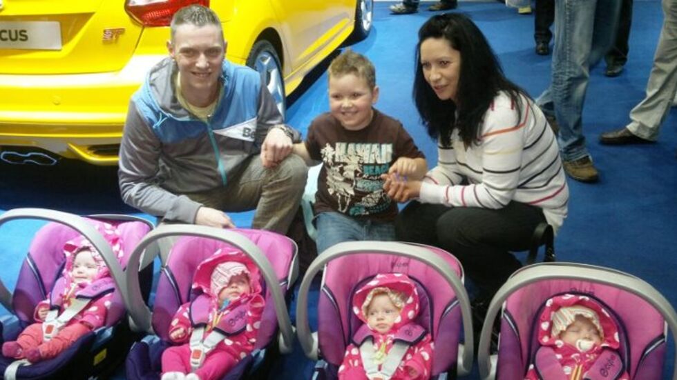 Die Vierlinge zu Besuch auf der AMI- nun erleben die einei­igen Mädchen ihren ersten Urlaub auf dem Bauernhof. Foto: Radio Leipzig Die Vierlinge zu Besuch auf der AMI- nun erleben die eineiigen Mädchen ihren ersten Urlaub auf dem Bauernhof. Foto: Radio Leipzig