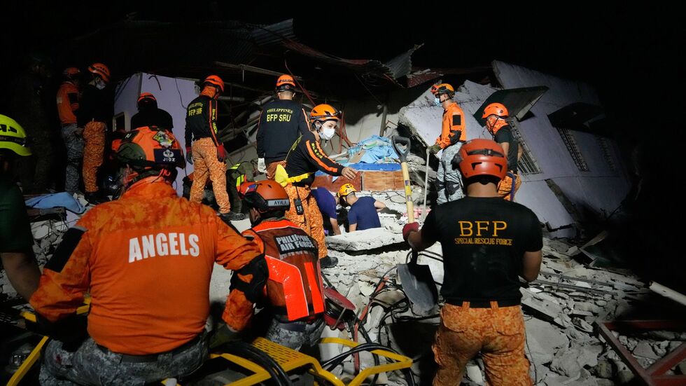 Hunderte Häuser sind bei dem schweren Beben eingestürzt. Hunderte Häuser sind bei dem schweren Beben eingestürzt.