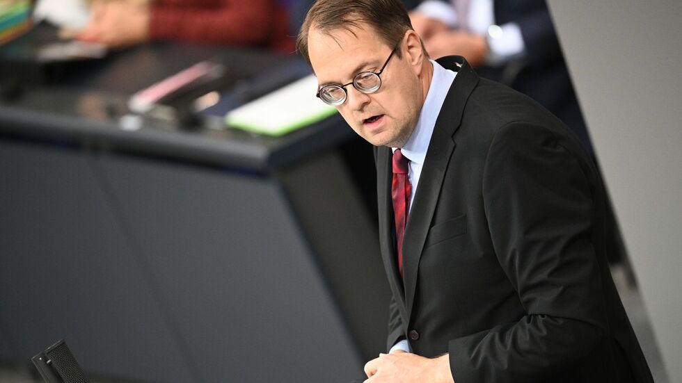 Merz - so Linken-Fraktionschef Sören Pellmann im Bundestag - setze einen Stachel in die Demokratie.  Merz - so Linken-Fraktionschef Sören Pellmann im Bundestag - setze einen Stachel in die Demokratie.