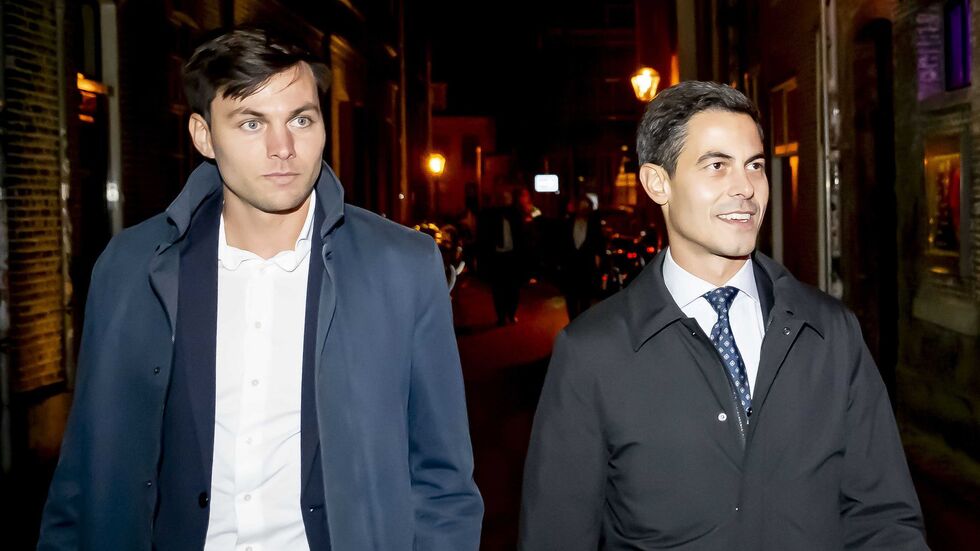 Rob Jetten (r), Vorsitzender der Partei D66, trat am Wahlabend mit seinem Verlobten Nicolás Keenan auf. Rob Jetten (r), Vorsitzender der Partei D66, trat am Wahlabend mit seinem Verlobten Nicolás Keenan auf.