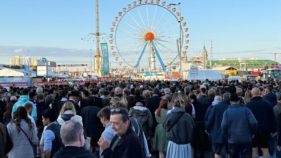 Die Wiesn war stundenlang gesperrt. Die Wiesn war stundenlang gesperrt.