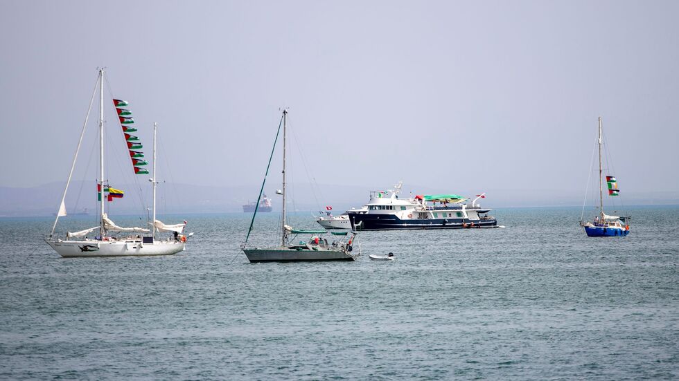 Die israelische Kriegsmarine schickt sich nach Aktivistenberichten an, die Gaza-Flottille vor dem Erreichen ihres Ziels zu stoppen. (Archivbild) Die israelische Kriegsmarine schickt sich nach Aktivistenberichten an, die Gaza-Flottille vor dem Erreichen ihres Ziels zu stoppen. (Archivbild)