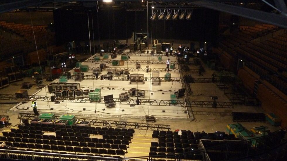 Letzte Aufbau­ar­beiten: Count­down für Premiere von "Holiday on Ice" in der Stadt­halle (c) Martin Sänger Letzte Aufbauarbeiten: Countdown für Premiere von "Holiday on Ice" in der Stadthalle (c) Martin Sänger