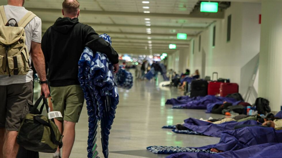 Rund 6.500 Menschen waren von den ausgesetzten Starts und Landungen am Münchner Flughafen betroffen. Rund 6.500 Menschen waren von den ausgesetzten Starts und Landungen am Münchner Flughafen betroffen.