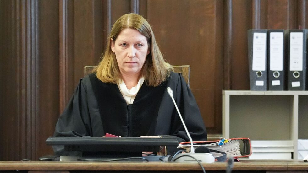 Die Vorsitzende Richterin unterbrach die Erklärung der Angeklagten Block mehrfach.