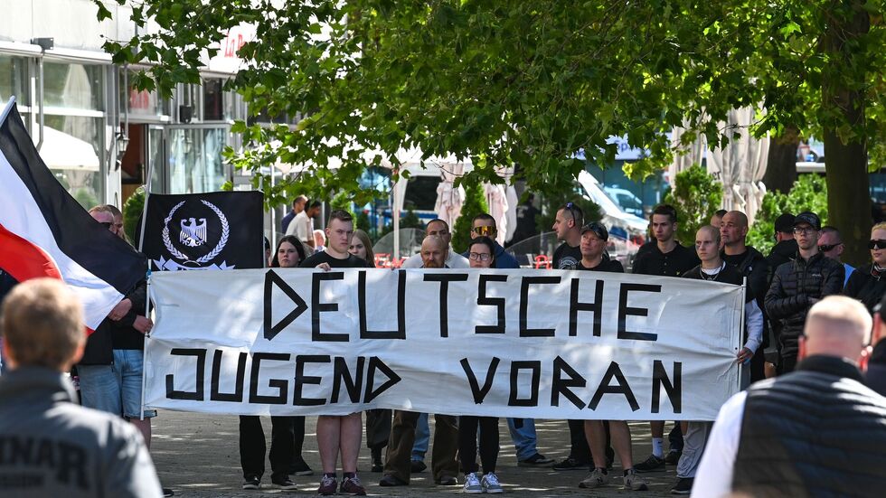 Die Gruppe «Deutsche Jugend Voran» wird von der Bundesregierung als Beispiel für eine junge, rechtsextreme Gruppierung genannt. (Archivbild) Die Gruppe «Deutsche Jugend Voran» wird von der Bundesregierung als Beispiel für eine junge, rechtsextreme Gruppierung genannt. (Archivbild)