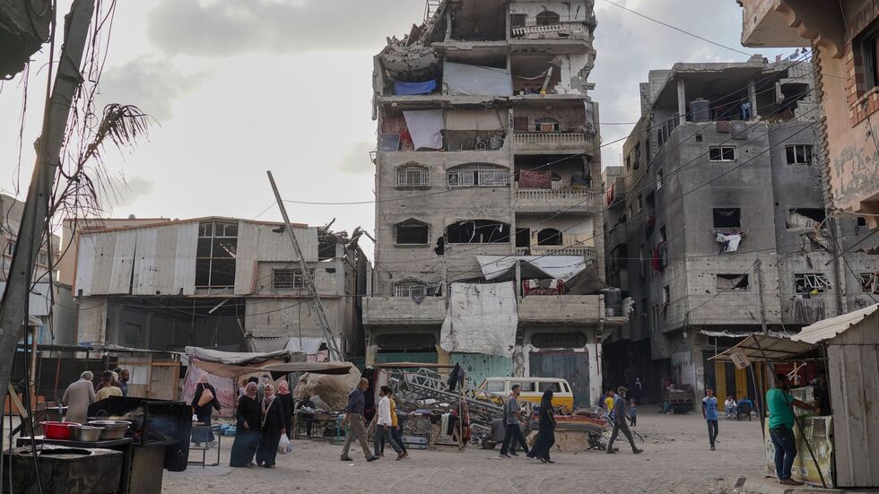 Palästinenser in den Straßen von Chan Junis. Palästinenser in den Straßen von Chan Junis.