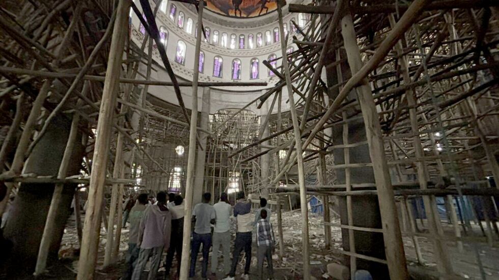 Rettungskräfte waren bis in den späten Abend im Einsatz. Rettungskräfte waren bis in den späten Abend im Einsatz.