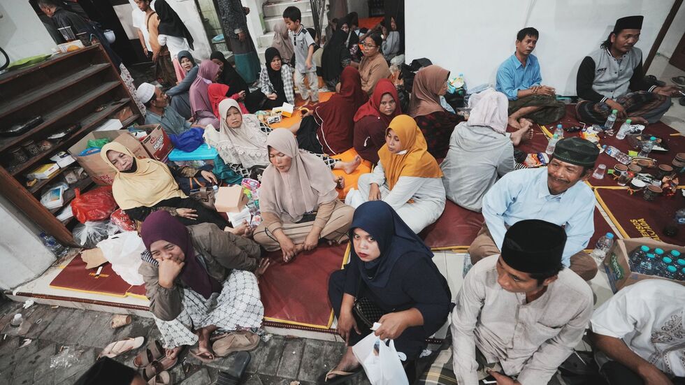 Die Angehörigen warteten verzweifelt auf Nachrichten. Die Angehörigen warteten verzweifelt auf Nachrichten.