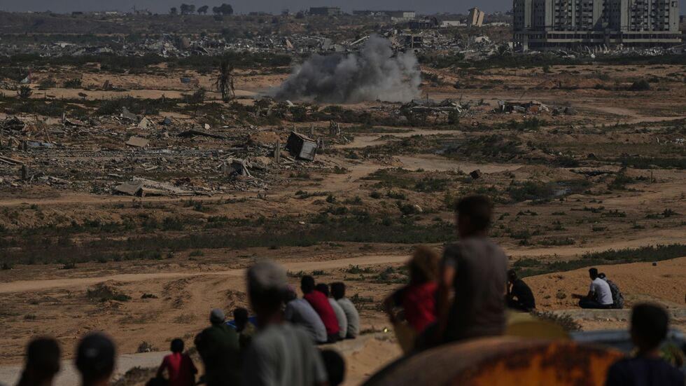 Israelische Luftangriffe gingen am Samstag weiter.