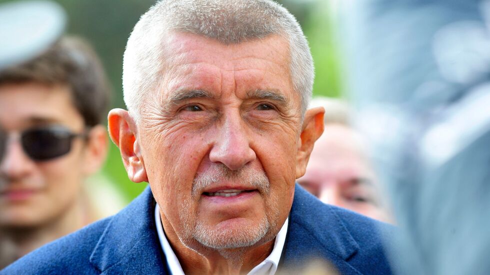 Der tschechische Milliardär und Gründer der Partei ANO, Andrej Babis, bei einem Wahlkampfauftritt im Prager Stadtteil Modrany. Nun will der Ex-Regierungschef mit einem rechten Dreierbündnis zurück an die Macht. (Archivbild) Der tschechische Milliardär und Gründer der Partei ANO, Andrej Babis, bei einem Wahlkampfauftritt im Prager Stadtteil Modrany. Nun will der Ex-Regierungschef mit einem rechten Dreierbündnis zurück an die Macht. (Archivbild)