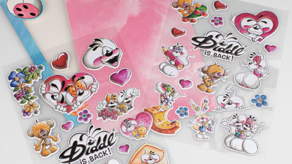 Zur Kollektion gehören Aufkleber.