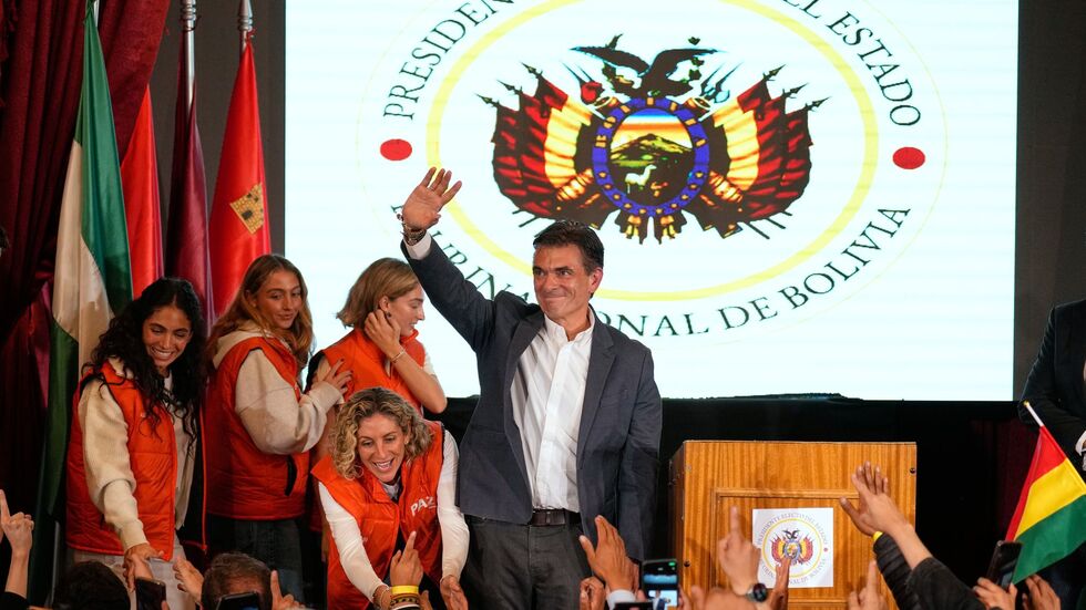  Rodrigo Paz Pereira hielt nach seinem Wahltriumph eine Rede vor Anhängern.