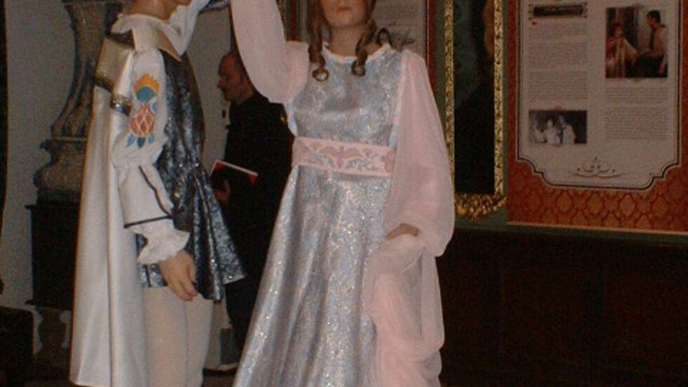 Wieder aufge­taucht: Am Donnerstag wird das Ballkleid wieder zurück­ge­geben. (Foto: Redak­tion) Wieder aufgetaucht: Am Donnerstag wird das Ballkleid wieder zurückgegeben. (Foto: Redaktion)