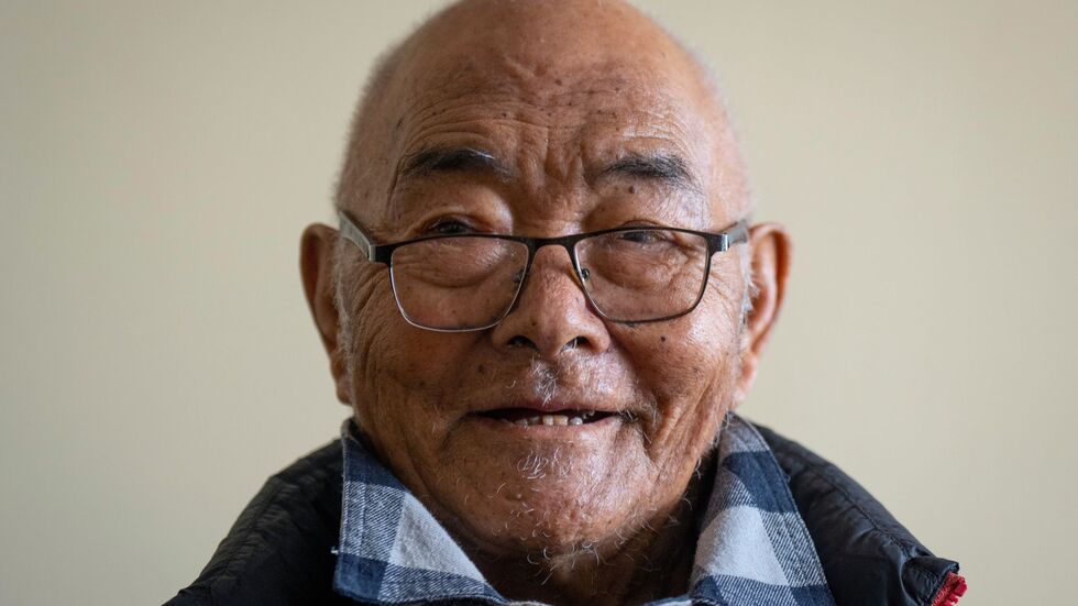 Kanchha Sherpa war der letzte Überlebende der Everest-Expedition 1953 um Edmund Hillary und Tenzing Norgay. Der 92-Jährige starb nach Angaben seiner Familie zu Hause in Kathmandu. (Archivbild) Kanchha Sherpa war der letzte Überlebende der Everest-Expedition 1953 um Edmund Hillary und Tenzing Norgay. Der 92-Jährige starb nach Angaben seiner Familie zu Hause in Kathmandu. (Archivbild)