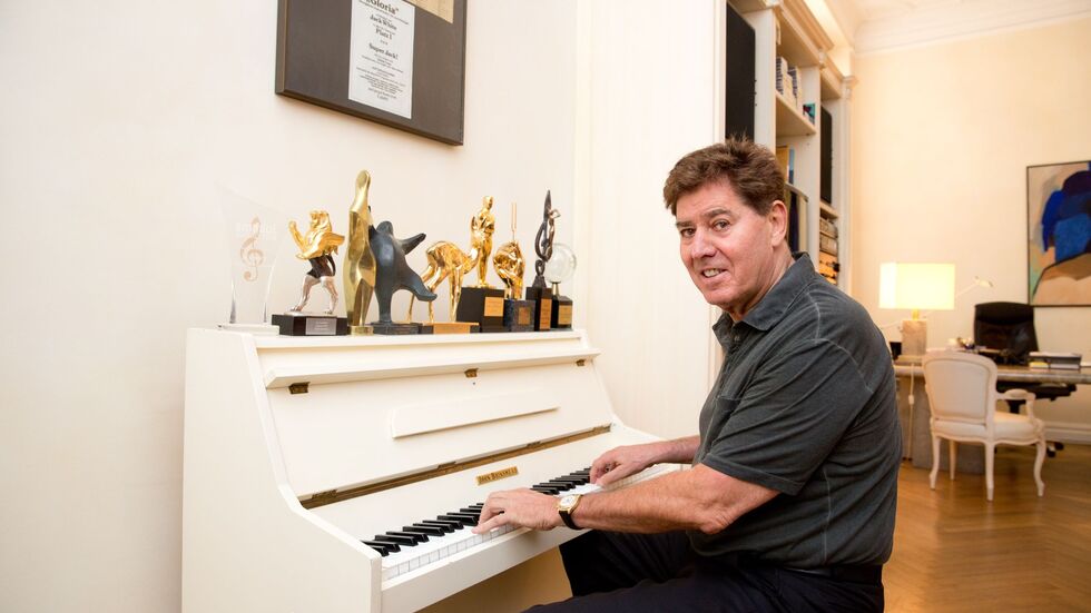 Der als Horst Nußbaum in Köln geborene gilt als einer der erfolgreichsten deutschen Musikproduzenten.  Der als Horst Nußbaum in Köln geborene gilt als einer der erfolgreichsten deutschen Musikproduzenten.