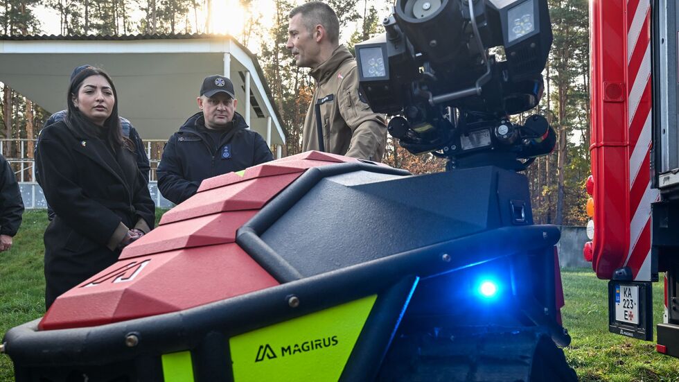 Der Löschroboter wurde von einer deutschen Firma entwickelt. Der Löschroboter wurde von einer deutschen Firma entwickelt.