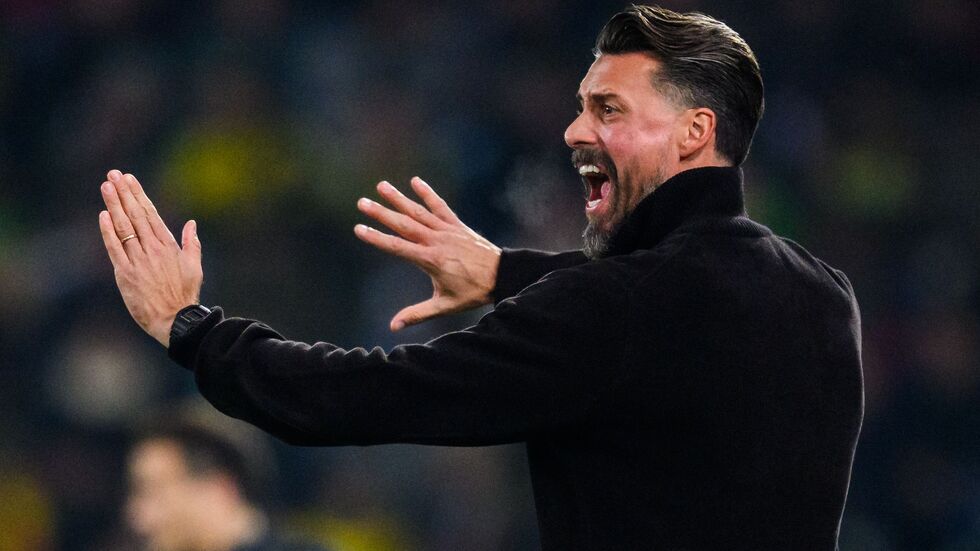 Voller Einsatz am Spielfeldrand: FCA-Coach Sandro Wagner. Voller Einsatz am Spielfeldrand: FCA-Coach Sandro Wagner.