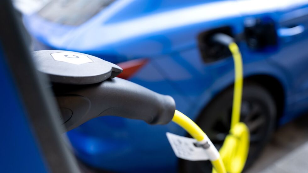 Nach einem Rückgang im Vorjahr steigt der Anteil von Elektroautos bei Neuzulassungen in Deutschland und Europa wieder (Symbolbild) 
