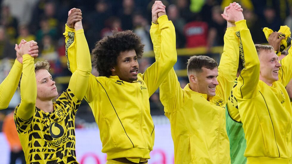 Karim Adeyemi (M) wird für die Dortmunder Mannschaft immer wichtiger.