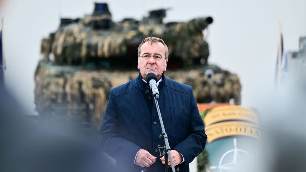 Als einziges Mitglied im Kabinett Scholz schaffte es Verteidigungsminister Boris Pistorius (SPD) auch ins Kabinett Merz. (Archivbild) Als einziges Mitglied im Kabinett Scholz schaffte es Verteidigungsminister Boris Pistorius (SPD) auch ins Kabinett Merz. (Archivbild)