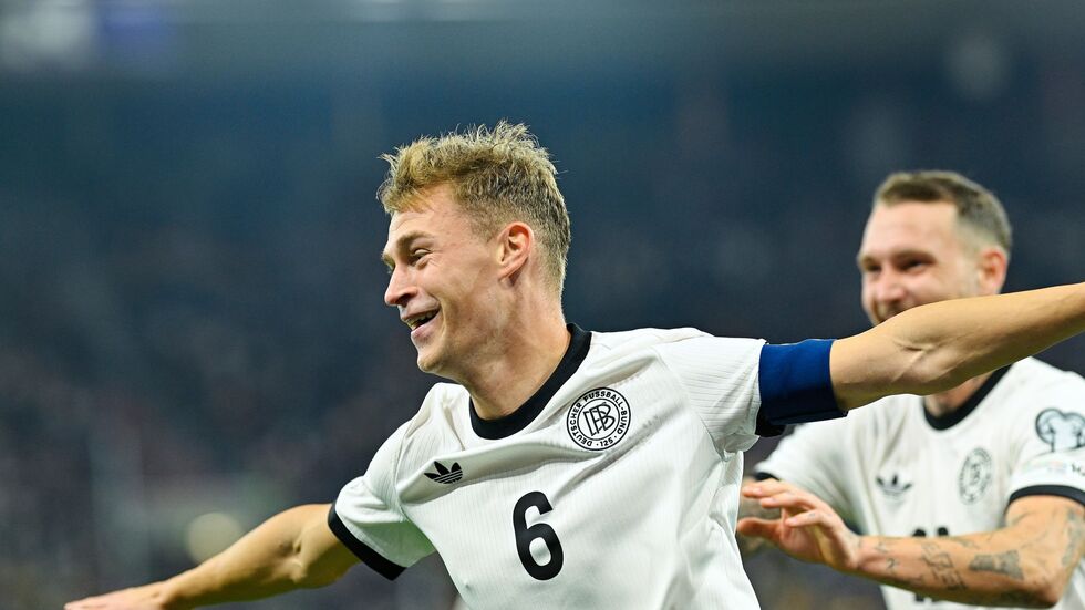 Kapitän Kimmich bejubelt ein Tor. 