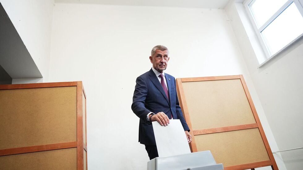 Im Wahlkampf hatte der Umfragefavorit Andrej Babis ein Ende der Waffenlieferungen seines Landes an die Ukraine angekündigt. Im Wahlkampf hatte der Umfragefavorit Andrej Babis ein Ende der Waffenlieferungen seines Landes an die Ukraine angekündigt.