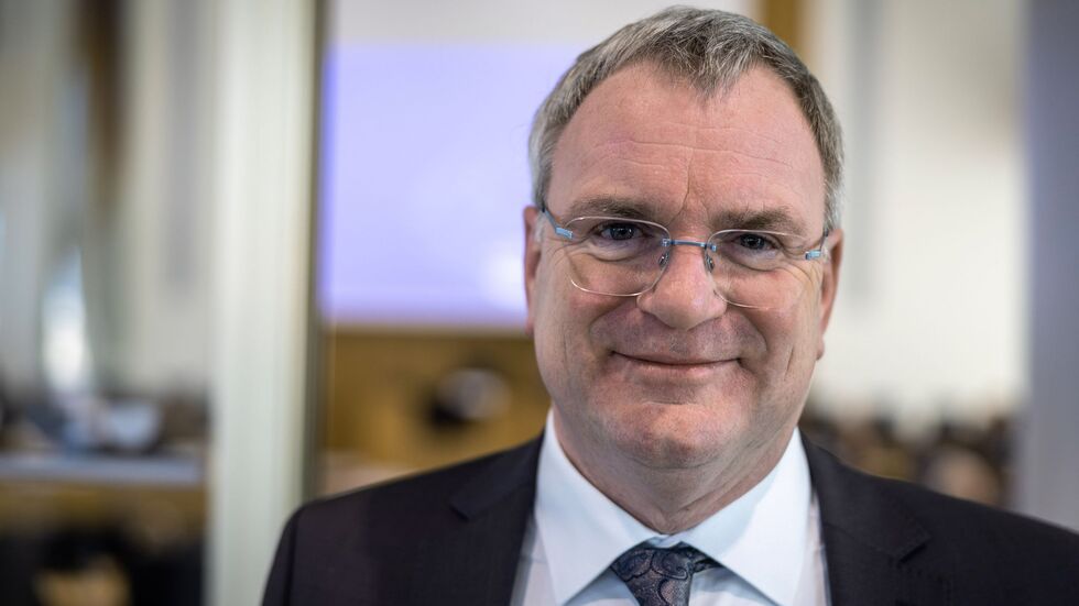 Der Koblenzer Generalstaatsanwalt Harald Kruse wundert sich, dass die Kreditkartenkriminalität bis nach Nordkorea reicht. (Archivbild) Der Koblenzer Generalstaatsanwalt Harald Kruse wundert sich, dass die Kreditkartenkriminalität bis nach Nordkorea reicht. (Archivbild)