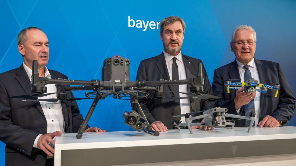 Ministerpräsident Söders Botschaft für den Umgang mit Drohnen ist klar: Abschießen statt Abwarten. 