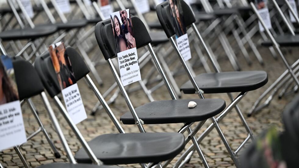 Rund 1.100 Stühle wurden vor Wahrzeichen aufgestellt.