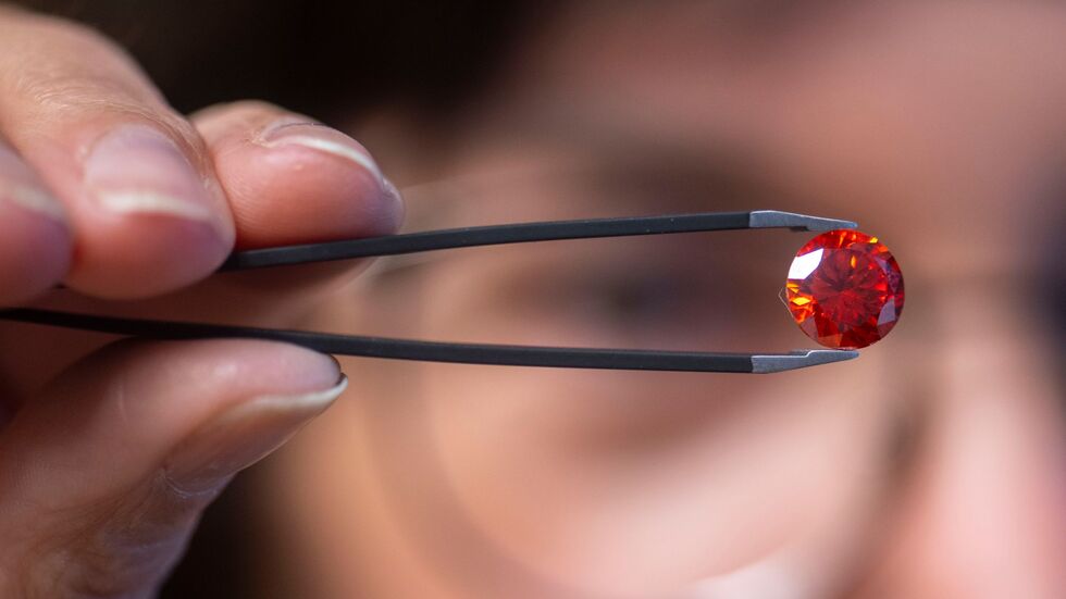 Ein Diamant aus Asche kostet mehrere tausend Euro. (Archivbild) Ein Diamant aus Asche kostet mehrere tausend Euro. (Archivbild)