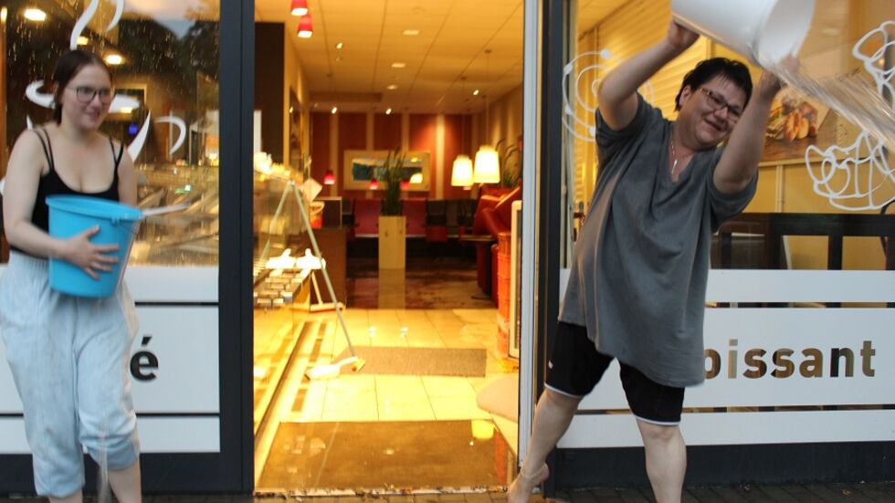 Auch ein Café an der Saschowawiese stand unter Wasser. Auch ein Café an der Saschowawiese stand unter Wasser.