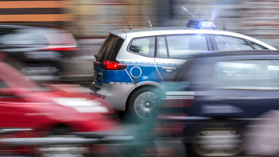 Polizisten durchsuchten mehrere Wohnungen im Zusammenhang mit den Ermittlungen gegen die Gruppe "Chemnitz Revolte".