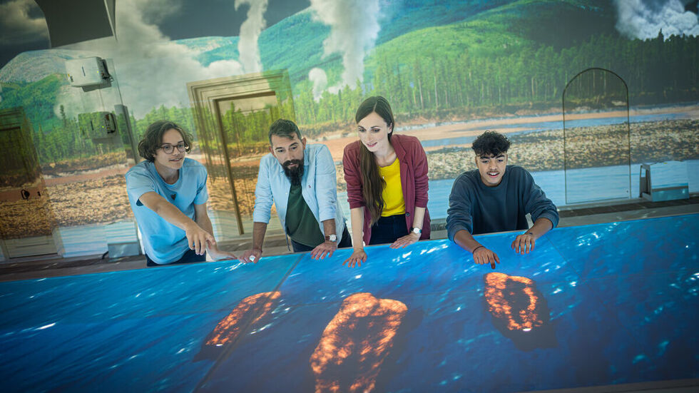 Die 360-Grad-Multimediapräsentation der Floßfahrt. Die 360-Grad-Multimediapräsentation der Floßfahrt.