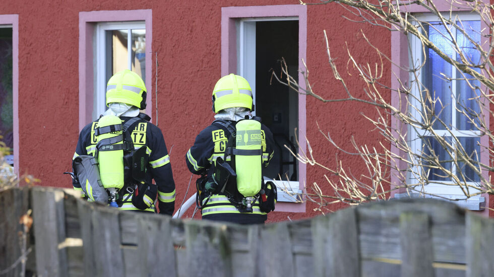 In einer Schule in der Auerswalder Straße fing heute Vormittag eine Gardine Feuer. In einer Schule in der Auerswalder Straße fing heute Vormittag eine Gardine Feuer.
