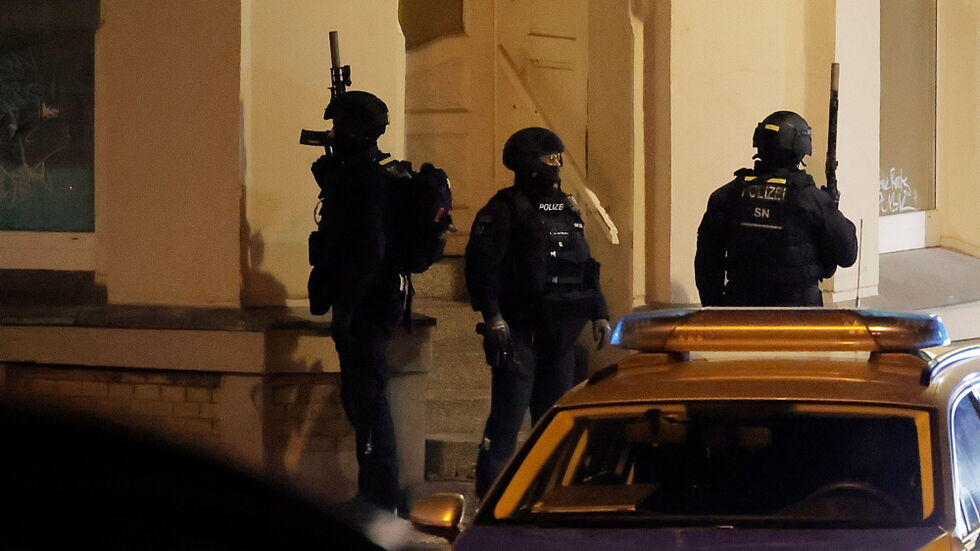 Die Polizei ging zunächst von einem bewaffneten Schützen aus.