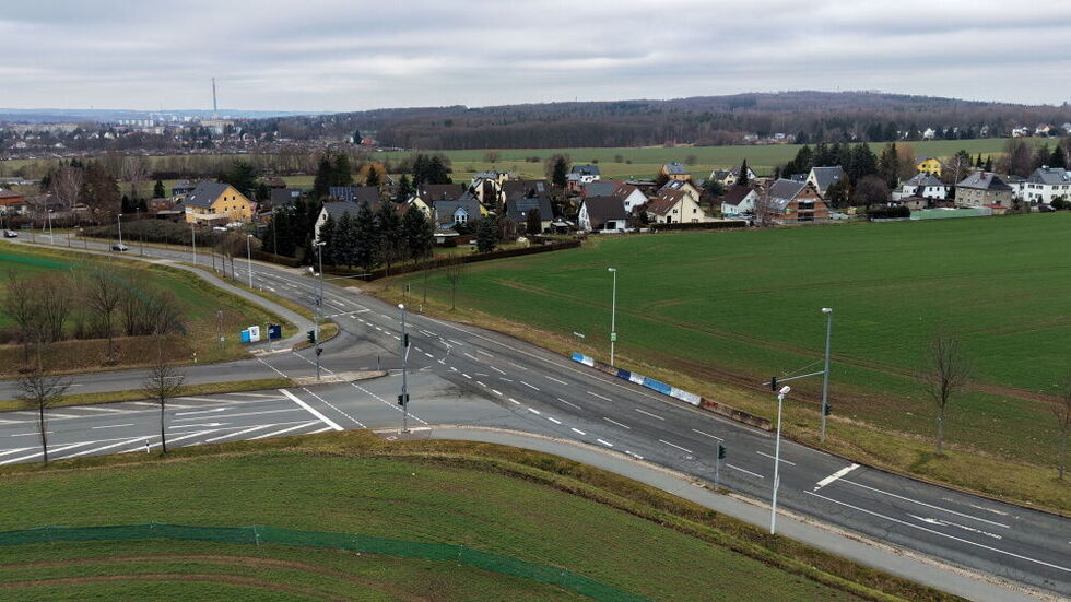 Aktuell endet der Südring an der Augustusburger Straße. Jetzt gibt es grünes Licht für den Weiterbau bis nach Ebersdorf. Aktuell endet der Südring an der Augustusburger Straße. Jetzt gibt es grünes Licht für den Weiterbau bis nach Ebersdorf.