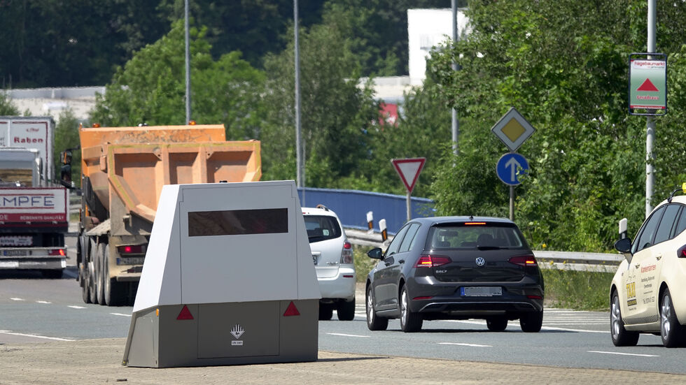 Pro Tag flossen im vergangenen Jahr durchschnittlich 26.000 Euro Bußgeld von Rasern und Falschparkern in die Chemnitzer Stadtkasse