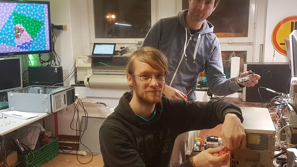 Die alten, aber noch funktionsfähigen Rechner werden gewartet und dann an Bedürftige verschenkt. Die alten, aber noch funktionsfähigen Rechner werden gewartet und dann an Bedürftige verschenkt.