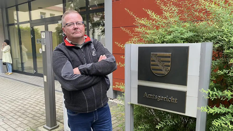 Der frühere Feuerwehrmann Ray Lange (55) am Dienstag vor dem Amtsgericht Eilenburg ... Der frühere Feuerwehrmann Ray Lange (55) am Dienstag vor dem Amtsgericht Eilenburg ...