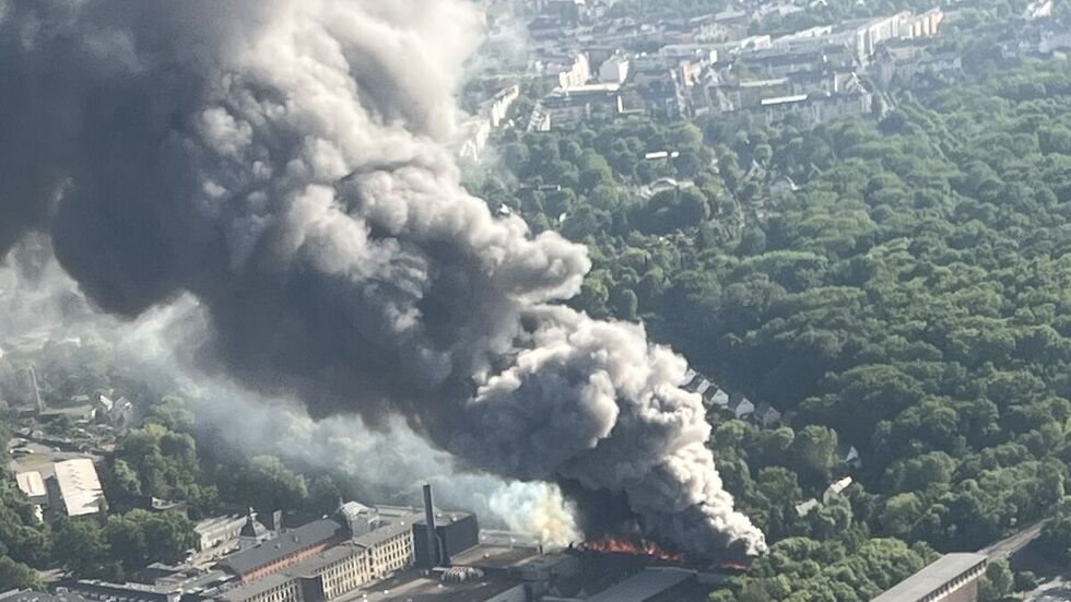 Die Rauchsäule war kilometerweit zu sehen.