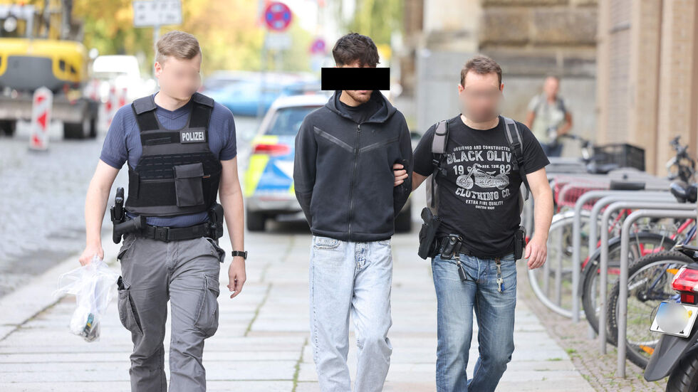 Ismail Alhaj H. (M.) bei der Haftrichtervorführung am Samstag. Ismail Alhaj H. (M.) bei der Haftrichtervorführung am Samstag.