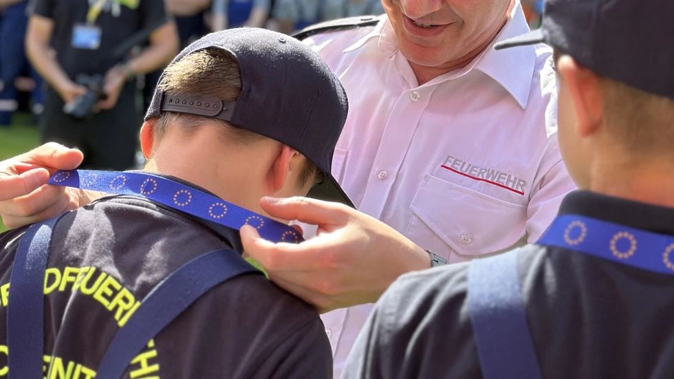 Feuerwehrchef Rene Kraus bei der Siegerehrung aus dem Vorjahr. (Archiv) Feuerwehrchef Rene Kraus bei der Siegerehrung aus dem Vorjahr. (Archiv)