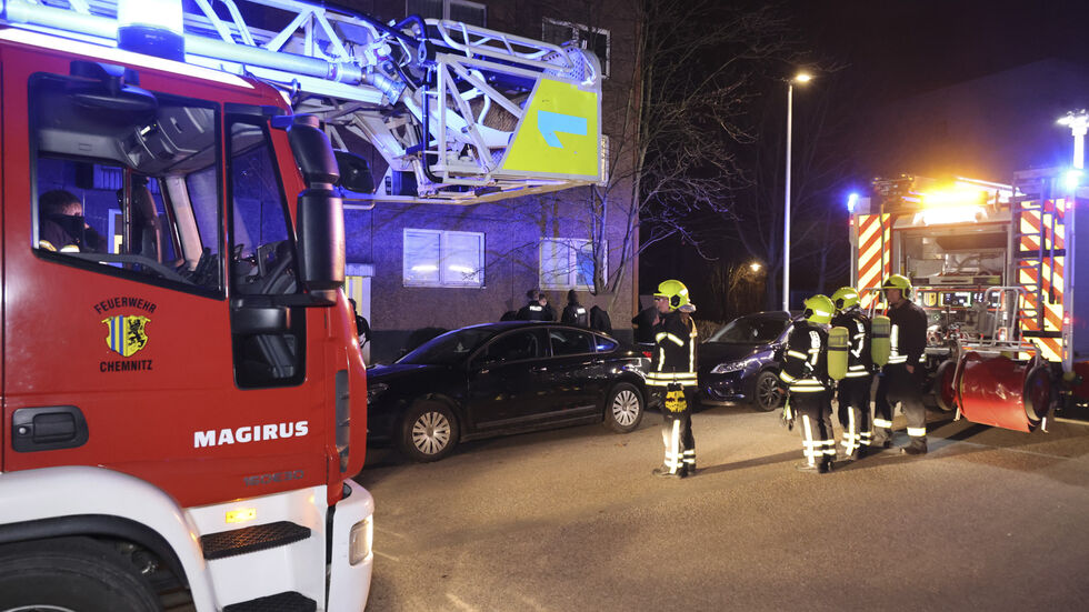 Die Feuerwehr rückte kurz vor Mitternacht zur Jägerstraße aus.