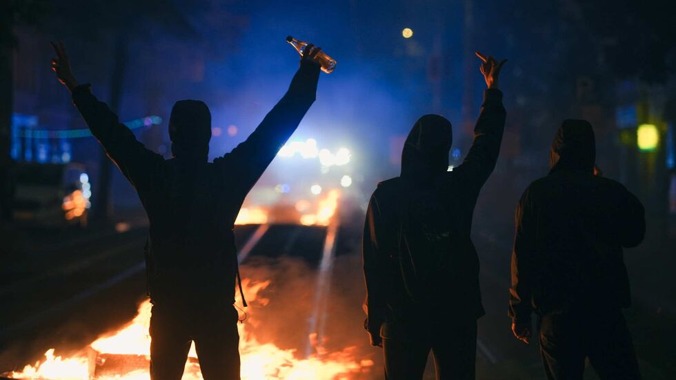 Bereits vor dem eigentlichen "Tag X" ist es in der Nacht auf Samstag am Wiedebachplatz zu schweren Ausschreitungen gekommen. 