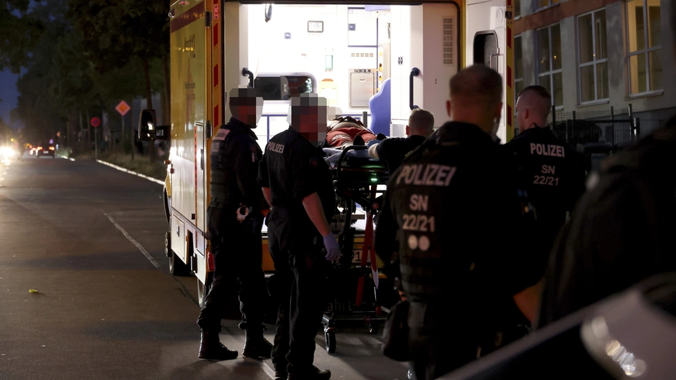 Bei der Auseinandersetzung auf dem Sonnenberg wurde mindestens eine Person schwer verletzt. Bei der Auseinandersetzung auf dem Sonnenberg wurde mindestens eine Person schwer verletzt.