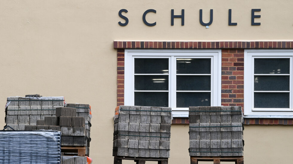 Symbolbild Baustelle an einer Schule